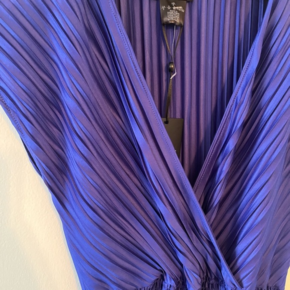 DKNY size 8 - Picture 5 of 10